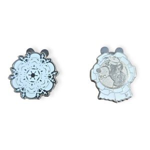 Lot Of 2 Disney Trading Pins - Star Wars Snowflake And Hidden Mickey Fisherman